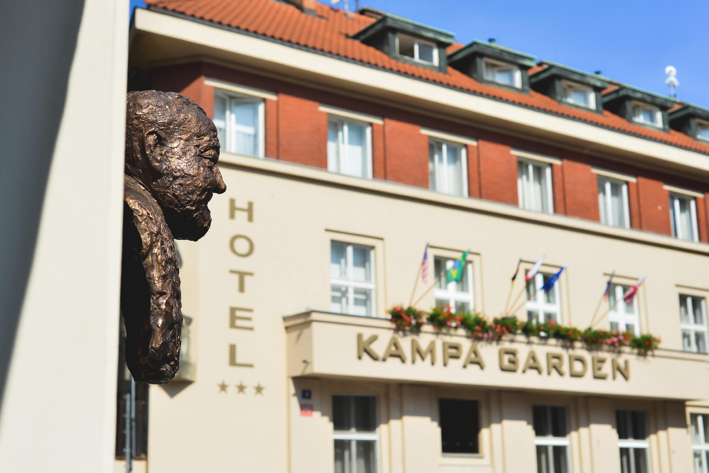Pytloun Kampa Garden Hotel Praga Exterior foto