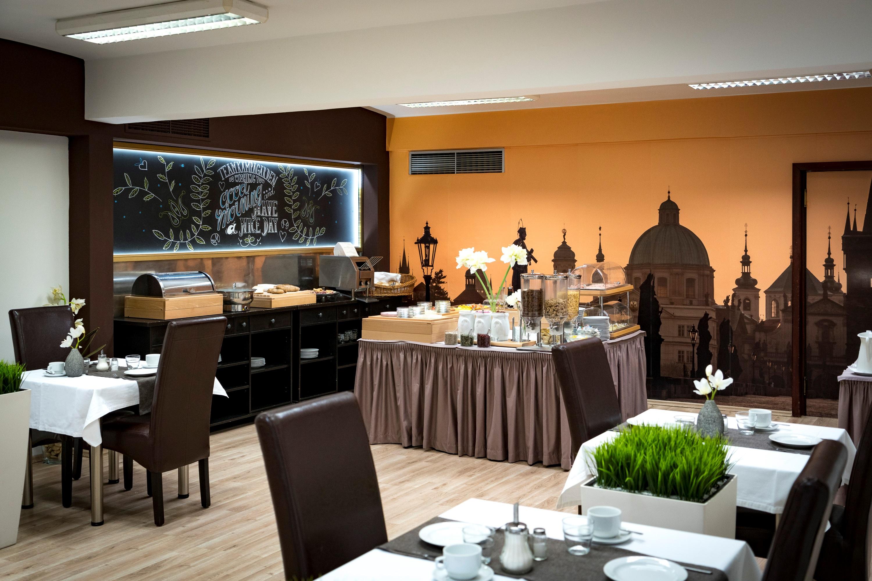 Pytloun Kampa Garden Hotel Praga Exterior foto