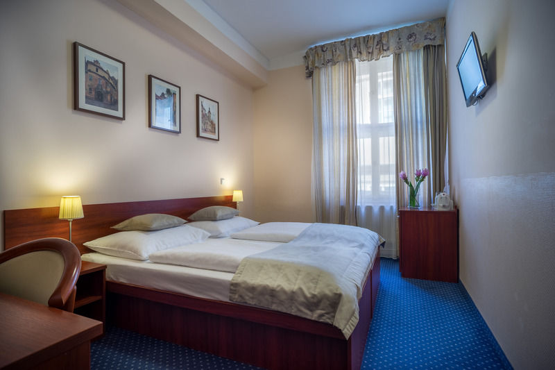 Pytloun Kampa Garden Hotel Praga Exterior foto