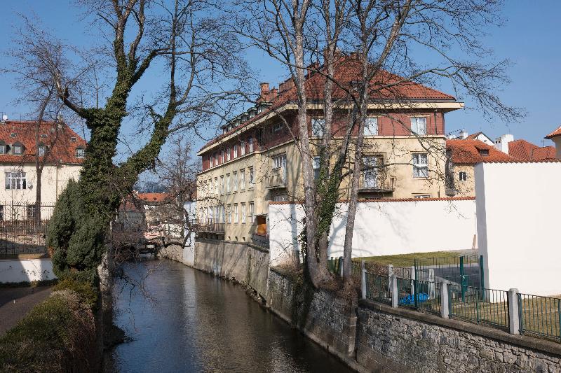 Pytloun Kampa Garden Hotel Praga Exterior foto